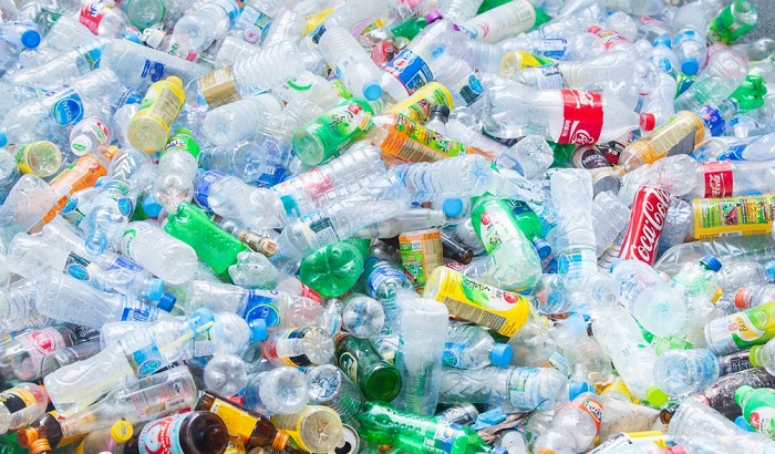 Yeni Tasarlanan Enzim Plastik Malzemeleri Hammaddelerine Ayırabilir