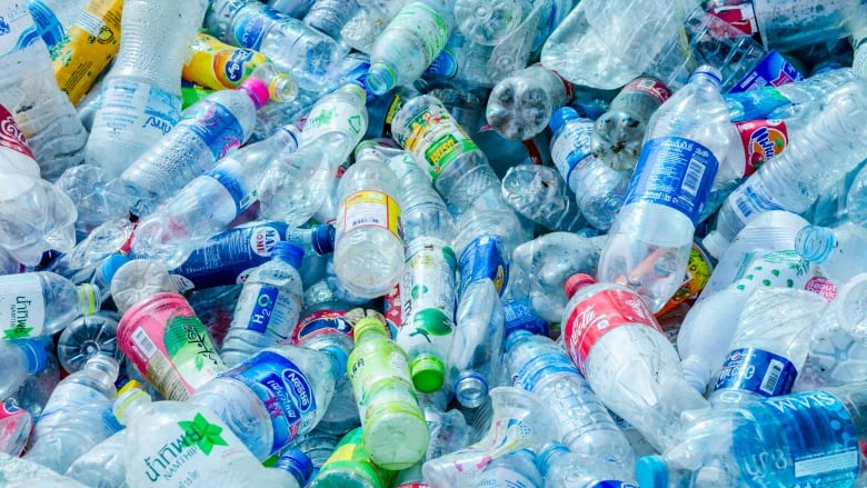 Yeni Tasarlanan Enzim Plastik Malzemeleri Hammaddelerine Ayırabilir