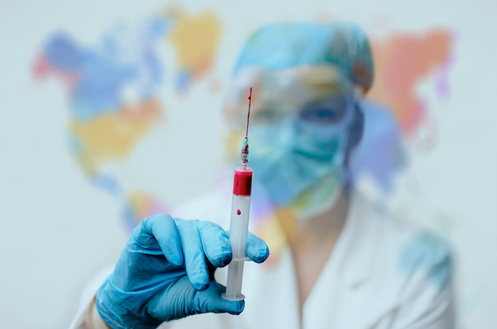 koronavirüs-aşı-iğne