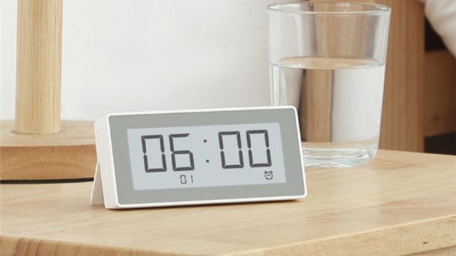 Xiaomi-Akıllı-Masa-Saati-1